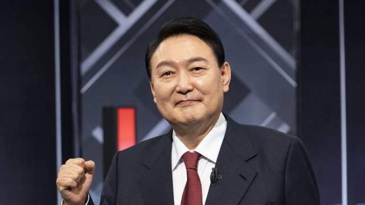 韩国执政党国民力量党宣布领导层决定集体辞职,你意外吗?