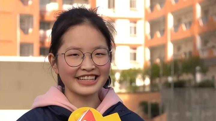 15岁女生被西交大少年班录取,初中直读硕士,你怎么看?