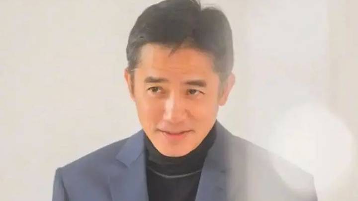梁朝伟是中国第一位获得金狮奖的华人演员吗?