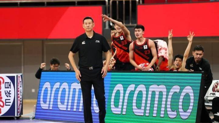 青岛13大胜仍出局,你觉得他能进季后赛吗?