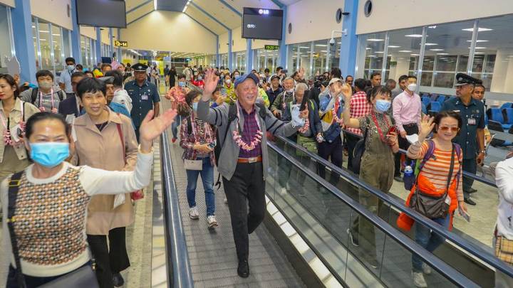 多地酒店提前售罄,出境跟团游满员待发,你还会去旅游吗?