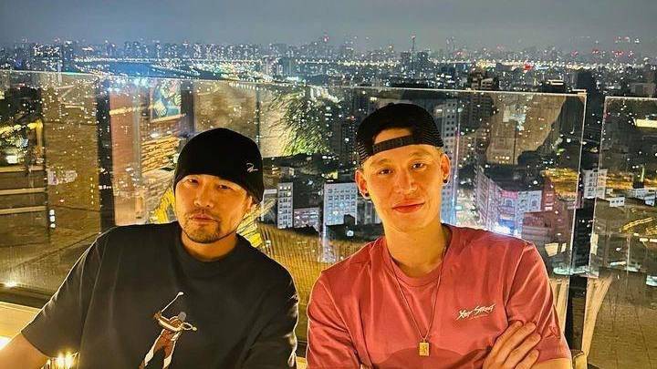 周杰伦合影林书豪,你喜欢他吗?
