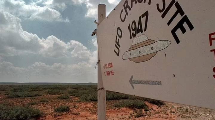 美国军方发现坠毁ufo,调查人员报告令人震惊,你怎么看?