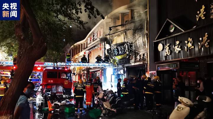 银川一烧烤店发生爆炸,现场明火扑灭,你觉得原因是什么?