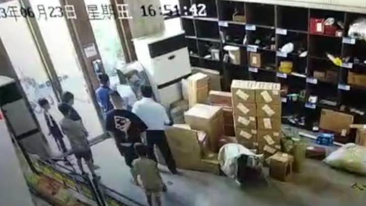 男童在物业大厅捉迷藏触电身亡,现场有必要安装漏电保护器吗?