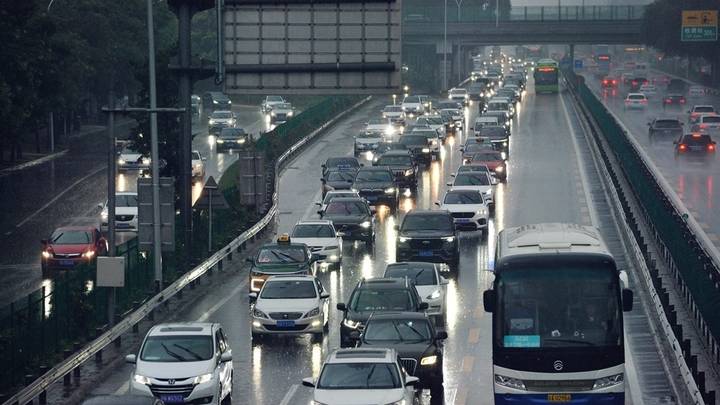 北京多路段管控、公交停驶,这场暴雨你遇到过吗?