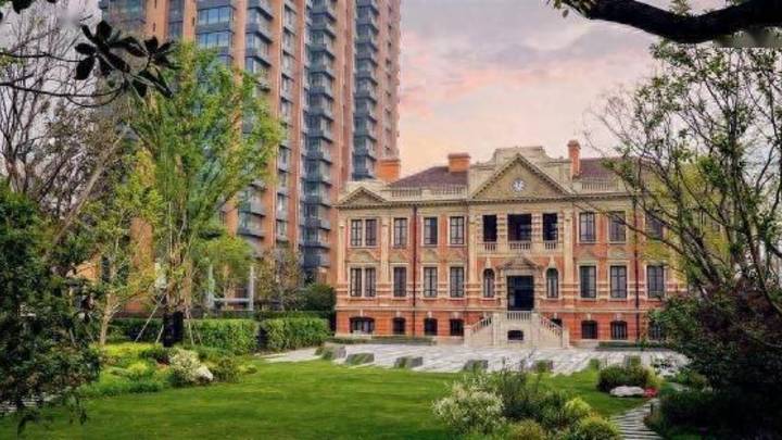 最贵套房30万元一晚的上海宝格丽酒店被挂牌出售,你会选择入住吗?