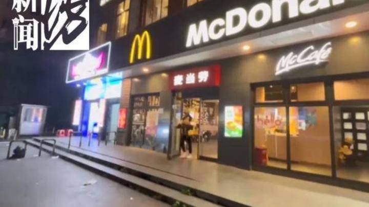 9岁男童夜宿快餐店,不上学不回家,生母有责任吗?