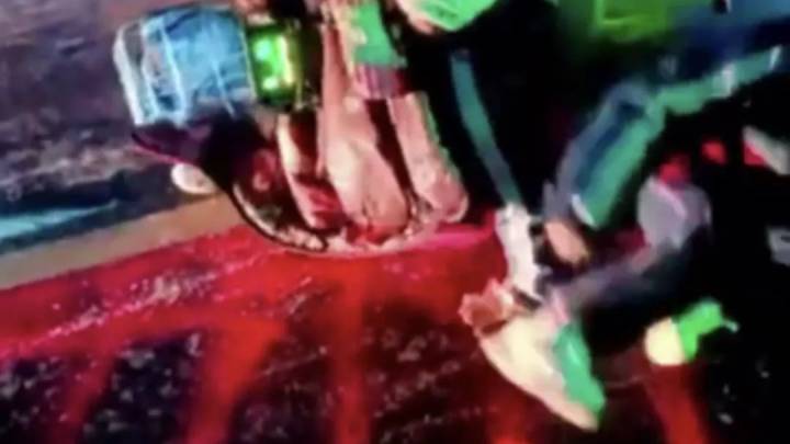 洒水车洒水致路面结冰,多人骑车摔倒,谁的责任更大?