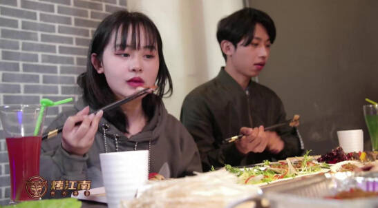 烤江南水晶瓦片烤肉:不拘一格,新生代网红爆品