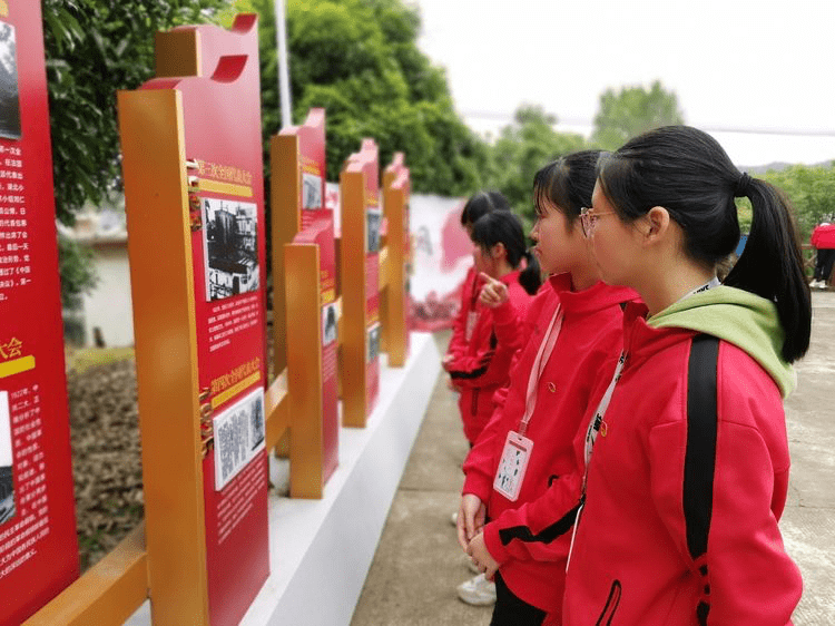 桃源县三阳港镇中学开展红色研学活动