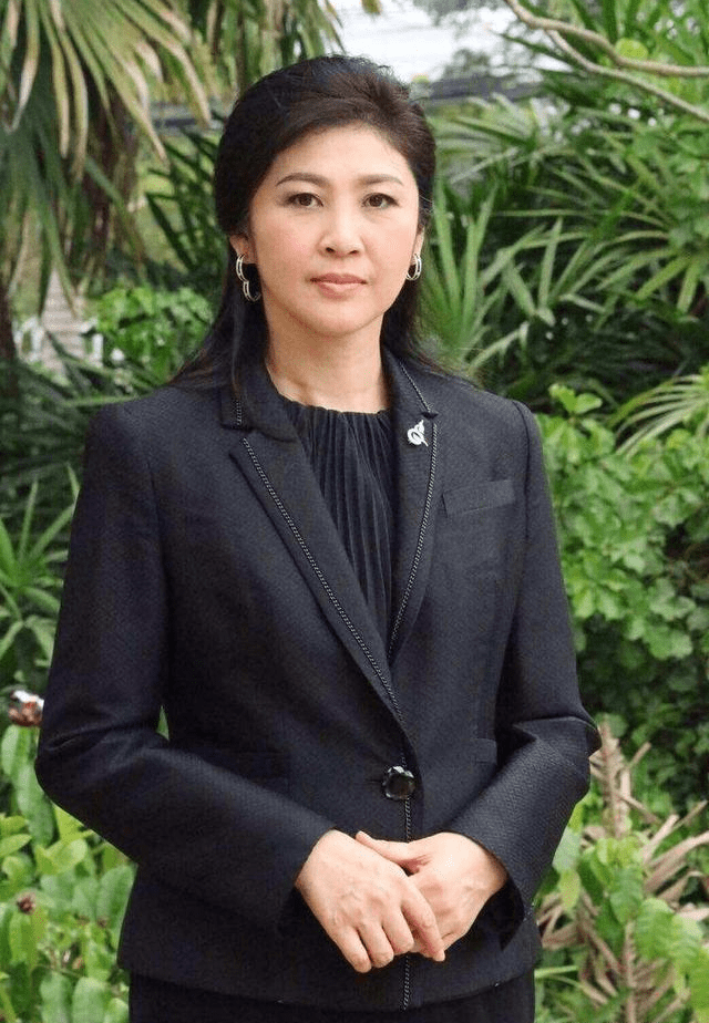 泰国美女总理英拉,因为官员贪污下台,却来到中国汕头出任董事长.