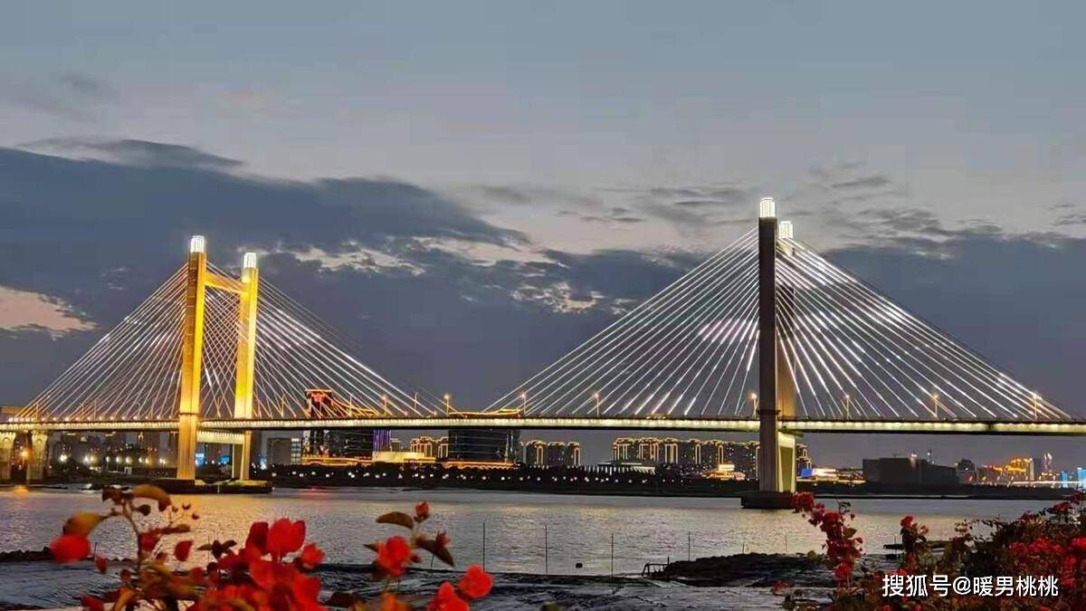 福州闽江上夜景最漂亮的三座桥!大家来评分一下!_大桥