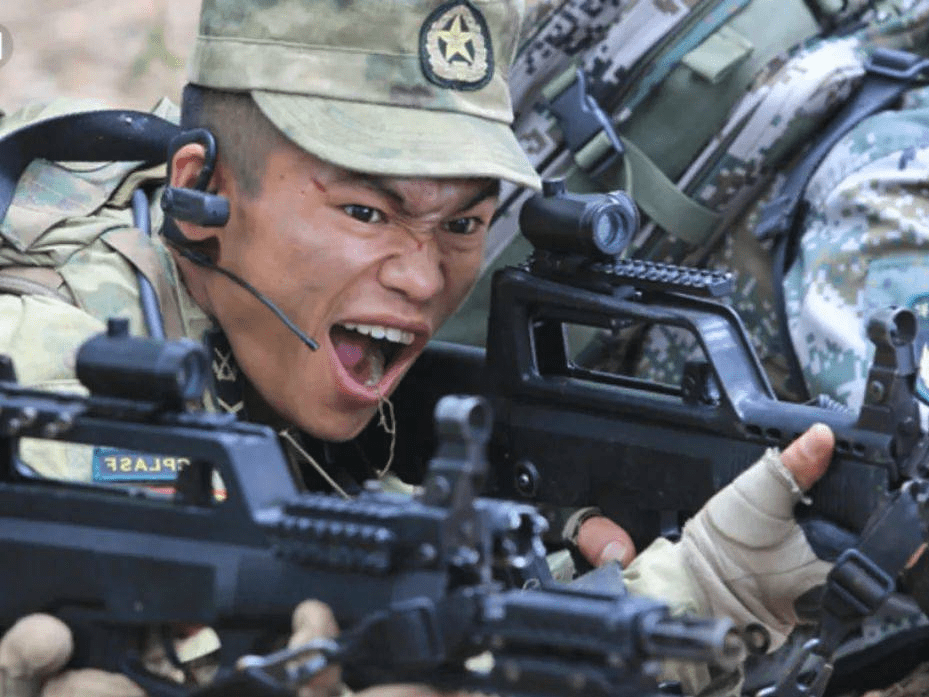 原创战狼庄小龙吴京部队的班长曾代表中国参加特种兵猎人集训