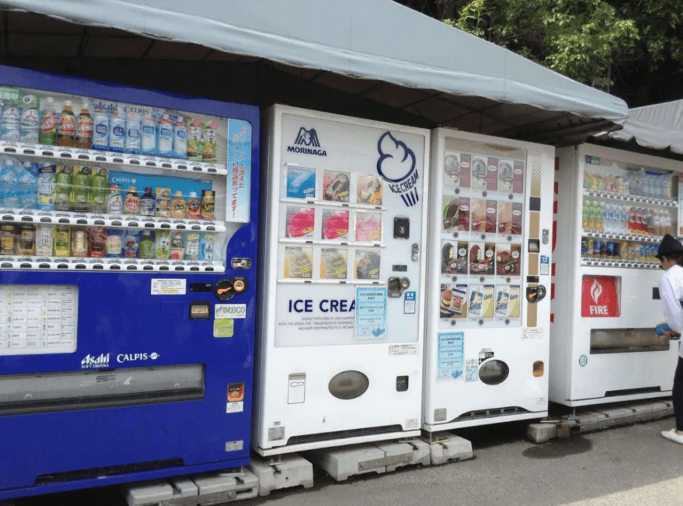 小七灵兽:品牌商悄然布局冰淇淋自动售货机,会是下一个风口吗?