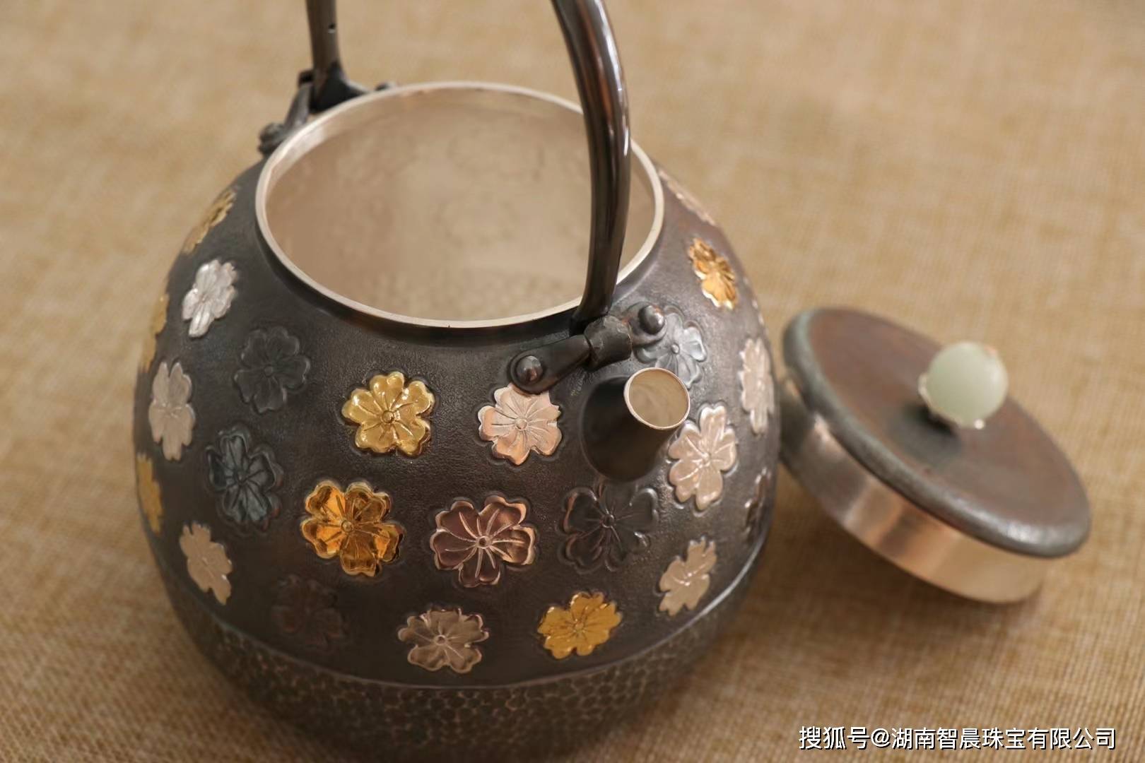 原创银壶款式千万种,怎么分辨手工壶与机器壶?