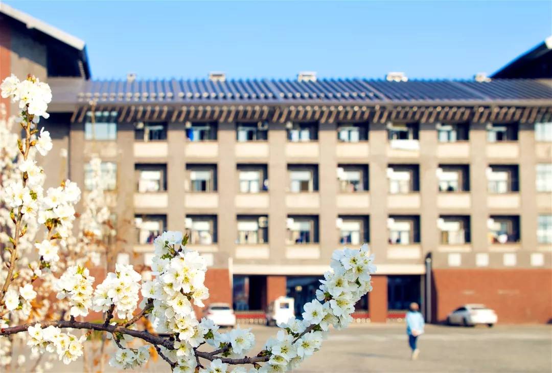 西安建筑科技大学环境怎么样?草堂雾绕,南山含黛!