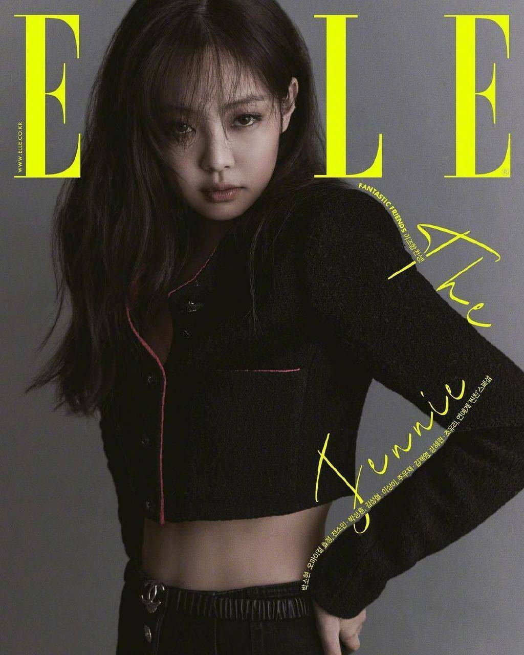 jennie最新杂志大片曝光凹性感pose身材火辣吸睛