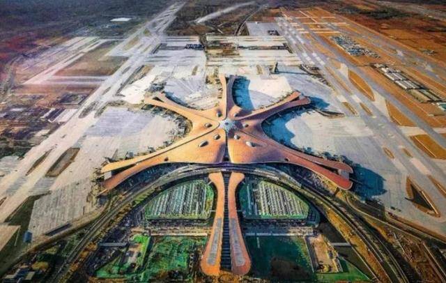 "建筑女魔头"扎哈:设计北京大兴机场,却因风格华丽而备受争议