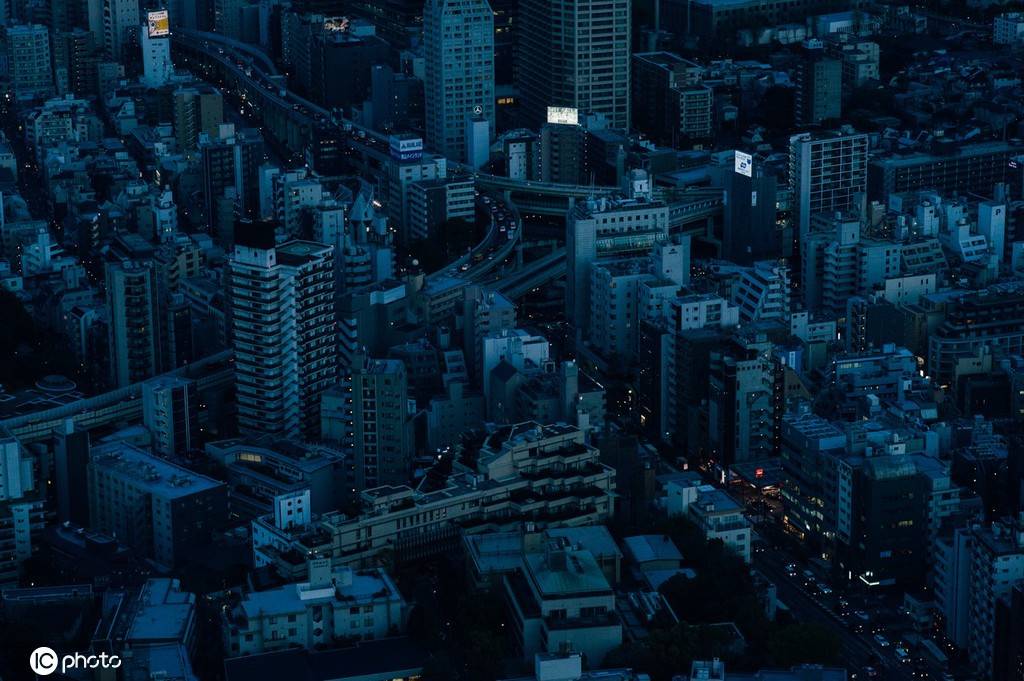 东京建筑密密麻麻 六本木夜景美如画