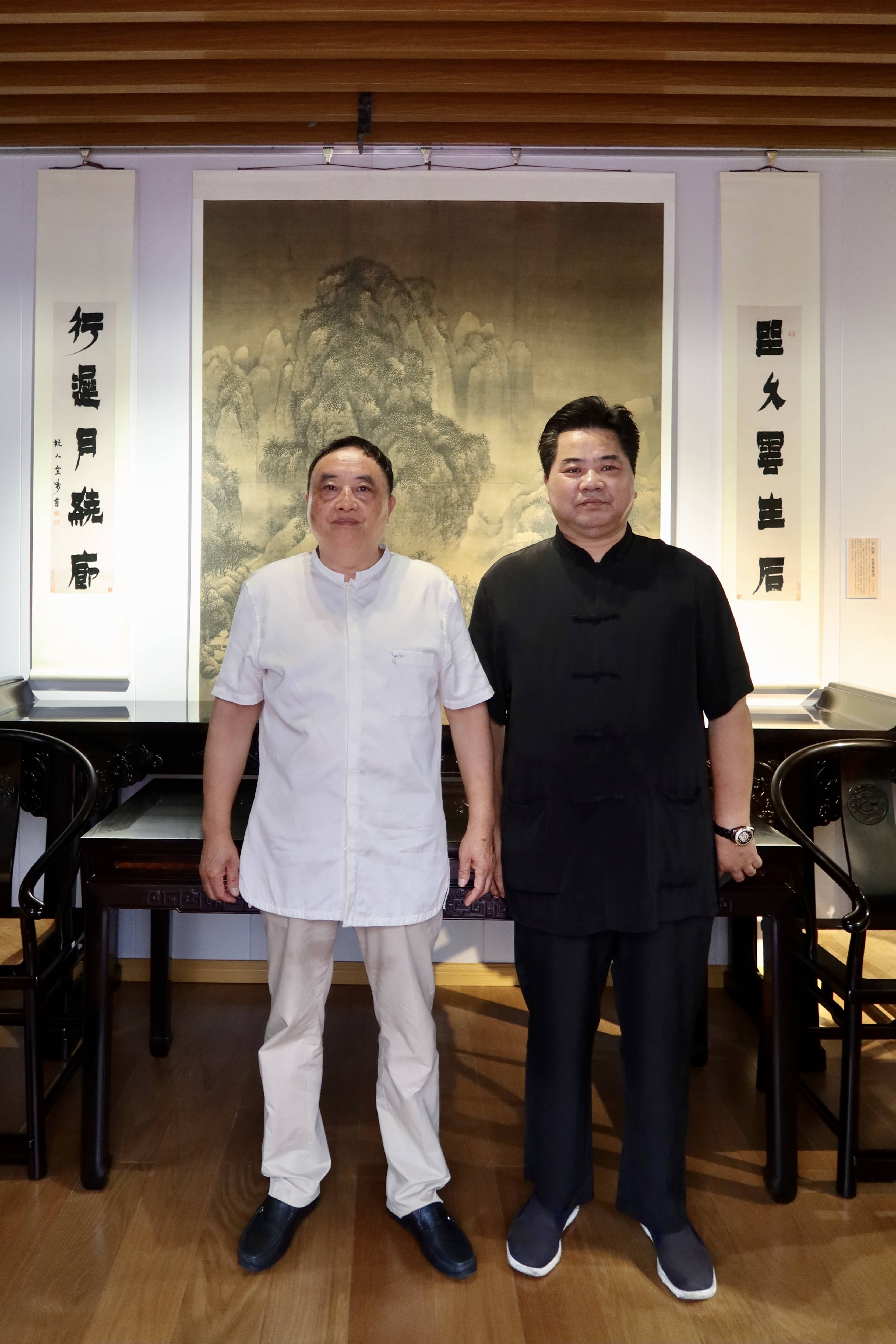 他是山水画大家,其画立意高远,是当代画坛的代表人物!_朱祖国
