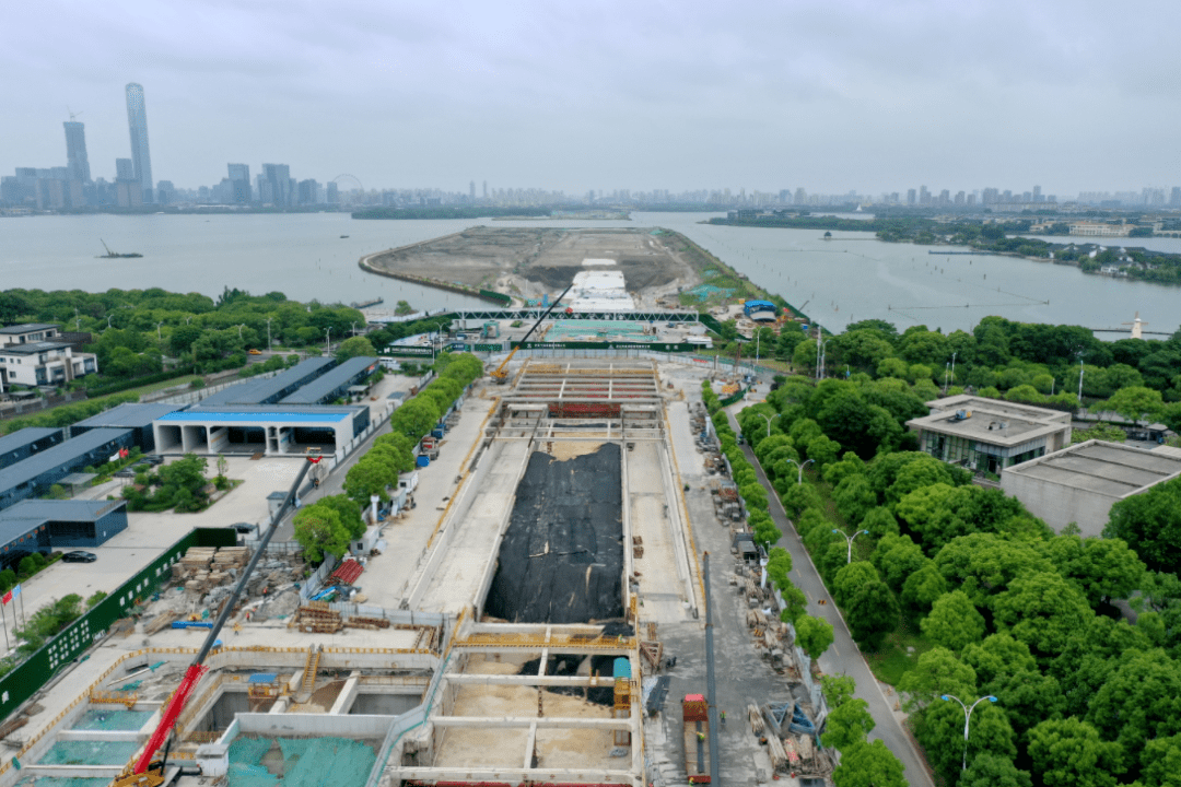 级城市湖泊隧道——苏州金鸡湖隧道工程主线最后一块底板顺利完成浇筑