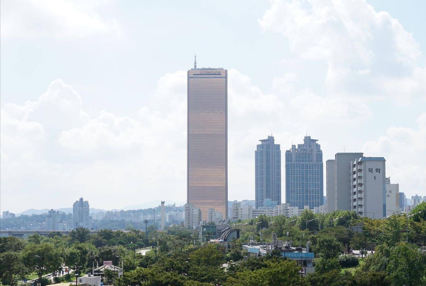 亚洲第一高楼变迁记-上海国际饭馆到迪拜塔，高度增幅近十倍