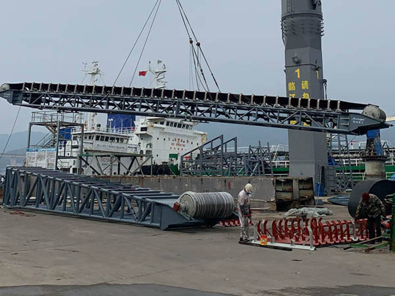 胶带输送机根据输送工艺要求，可以单台输送也可多台组成输送系统