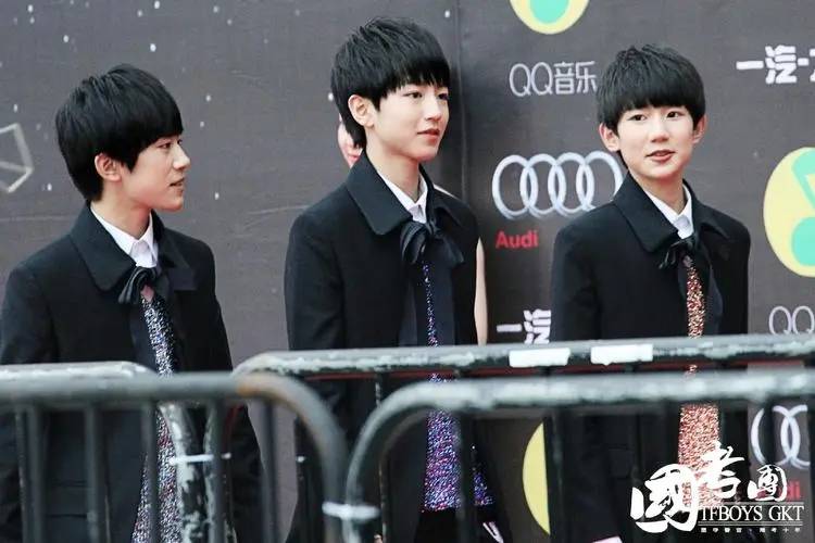 TFBOYS倡议无票粉丝避免前往演出地，网友：场外应援我猜不可能没有