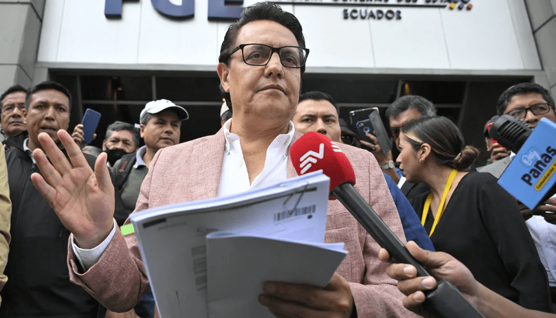 手机相机支架:厄瓜多尔总统候选人被枪杀 现场发现50多个弹壳