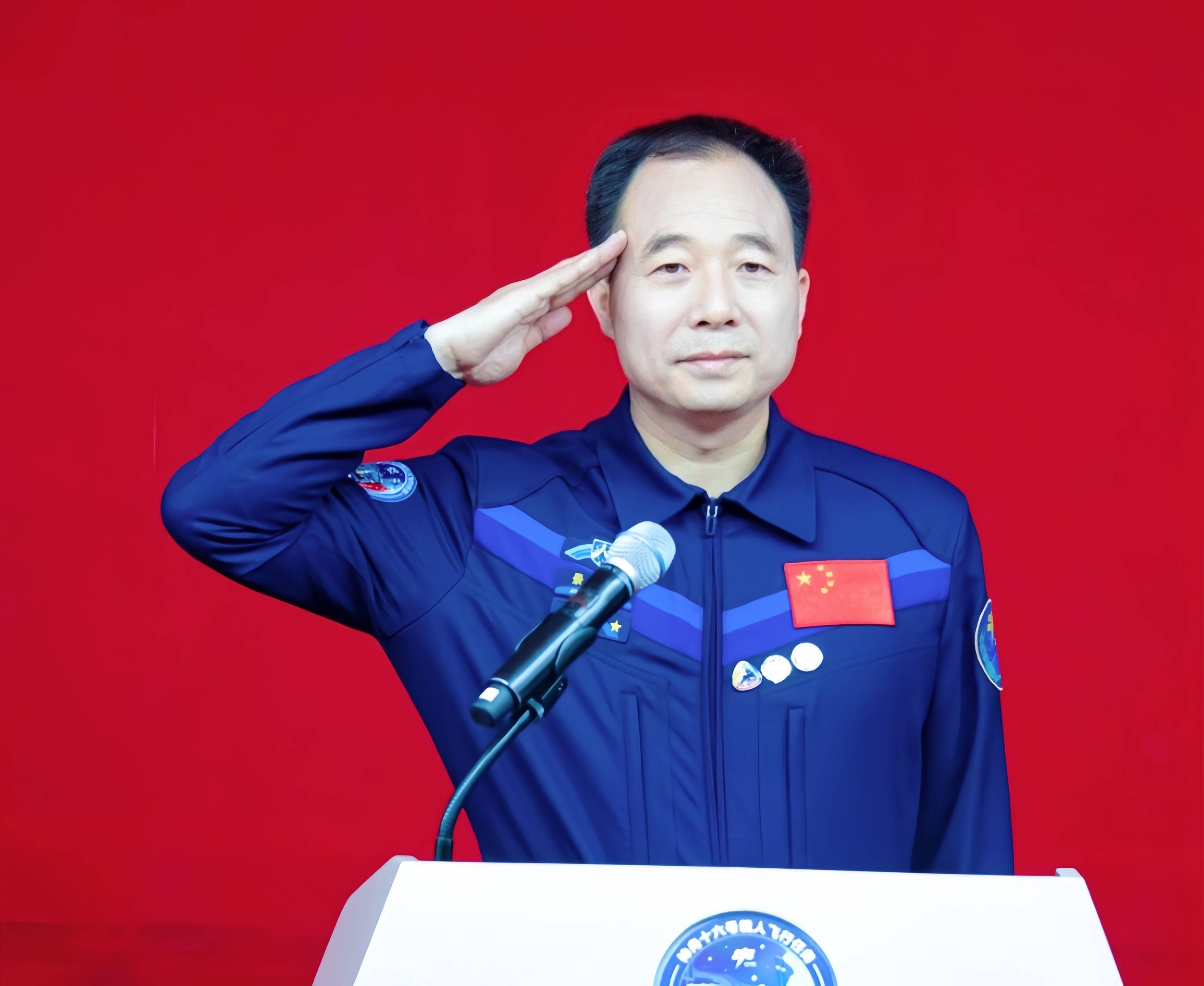 景海鹏将军，下月将迎来57岁生日，系第二次在太空过生日