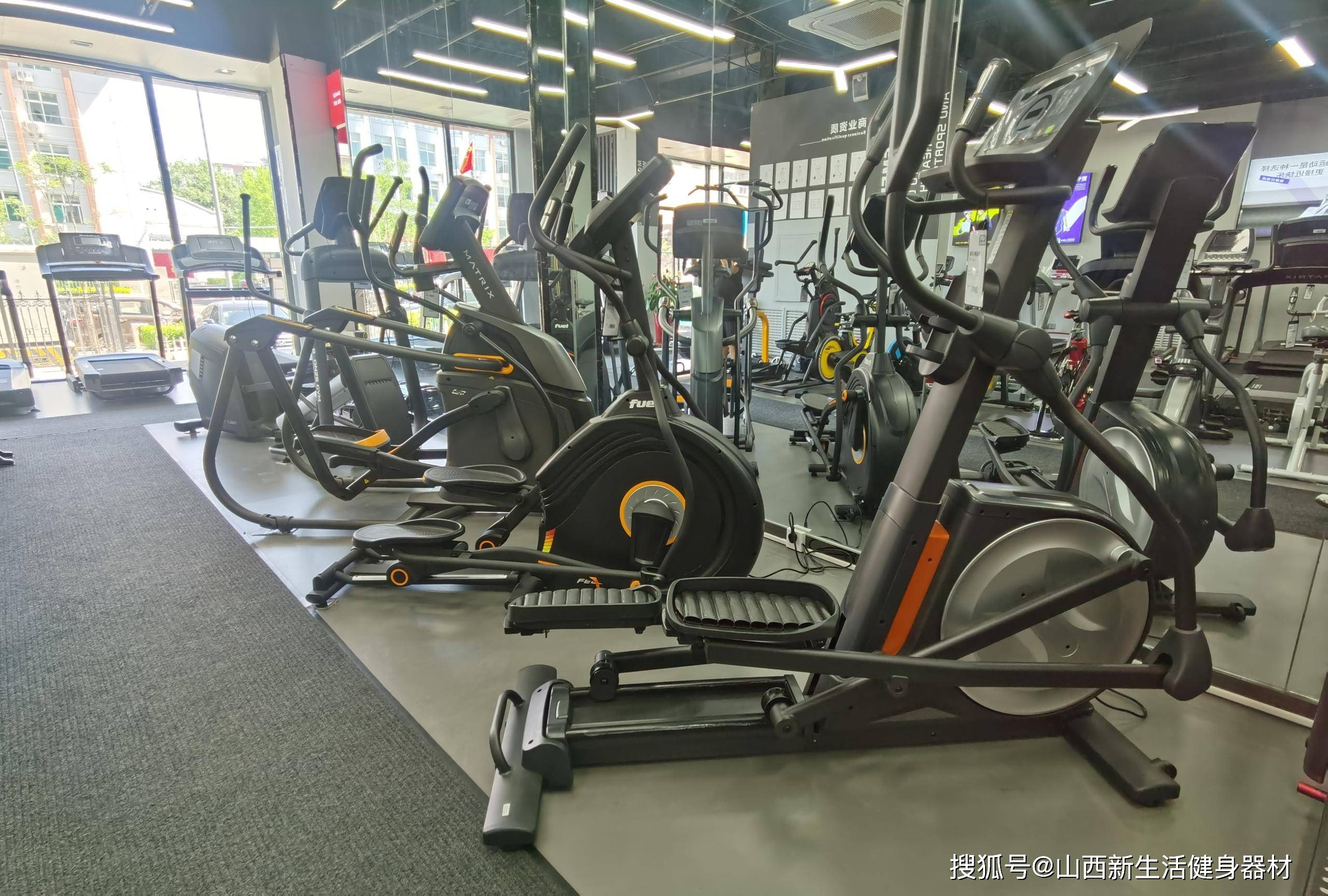 中国·必威商用健身器材：专业、品质、创新商业健身房的完美之选