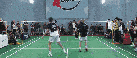 这些羽毛球小妙招学会后球场上很难有人能骗到你