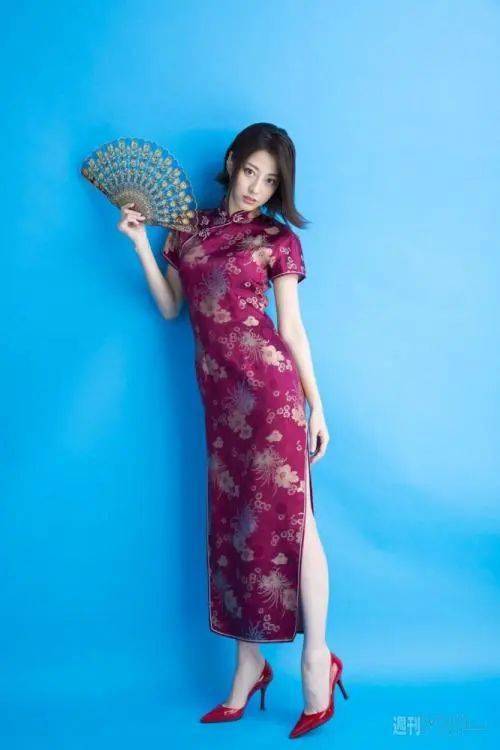 惊艳的女星旗袍 33094239ba62455db245302029ae1c16.jpeg