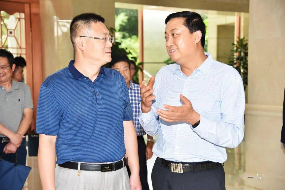 头条昆明常务副市长张斌一行现场调研一心堂