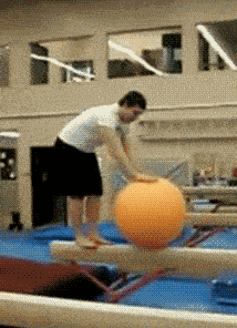 比私教教练的嘴更心动的 是那个风骚的少年 看到这样的人谁能不口渴