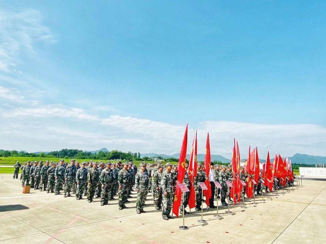 山川民兵展风采 铿锵誓言铸使命