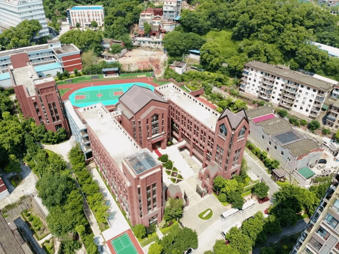 在19年9月份的时候,格致中学保福校区也获得了正式的批复, 正式批复