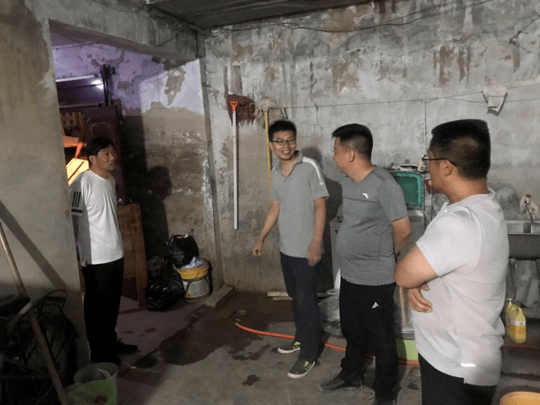 斗仓村人口_人口普查(2)
