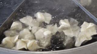 孩子|医生：千万别心怀侥幸宝宝一吃面条或饼干就全身潮红、打寒颤