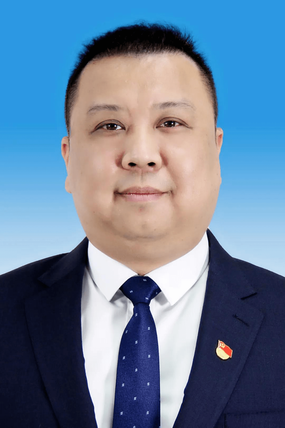 李健同志简历