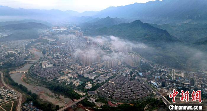 四川芦山震后七年:一座新城拔地起