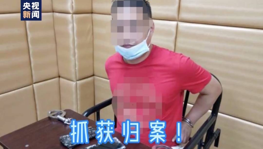 抓人口罩_戴口罩的卡通图片(2)