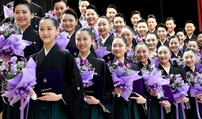 日本贵族学校每年只录40人!却仍是万千少女的梦想地!