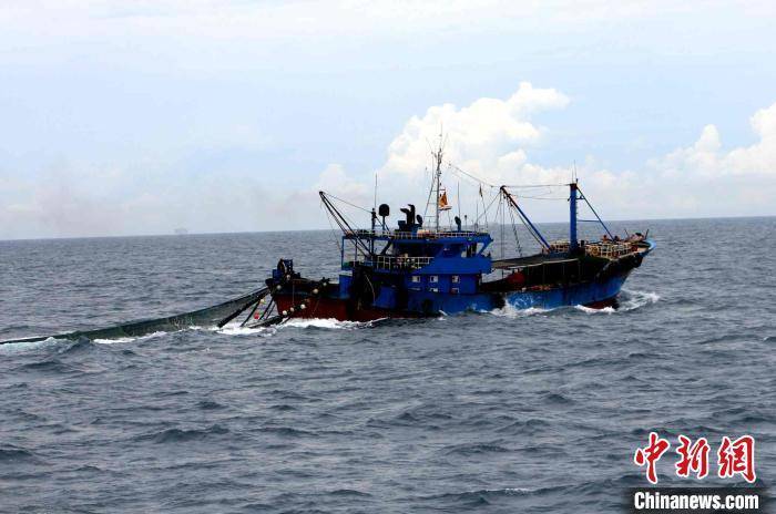 渔船|福建漳州海警1小时内查获两起涉渔涉砂案
