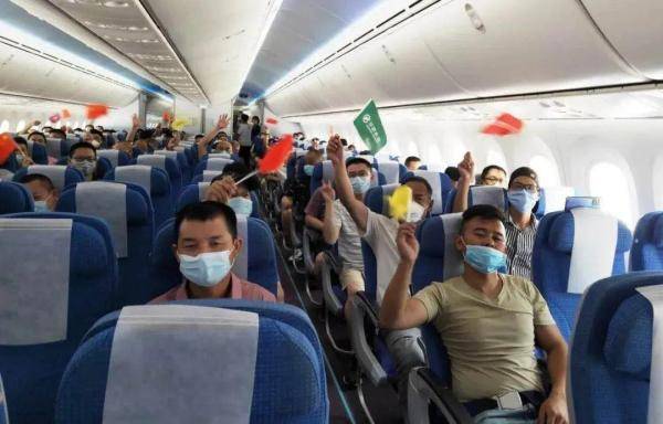 中国外交部|湖北首架赴境外复工包机起飞！