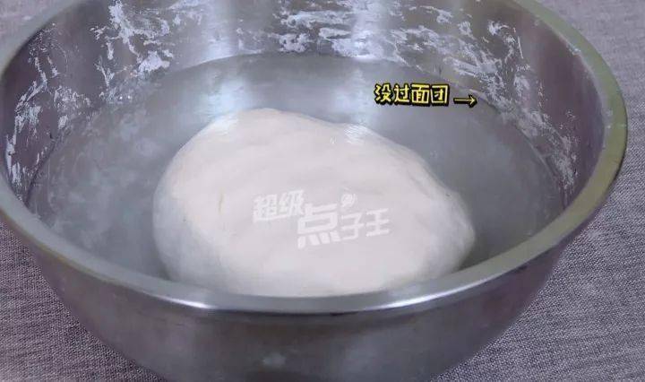 如何让面粉变黄 fd8f9d25f8f94374b650f97080ffb570.jpeg