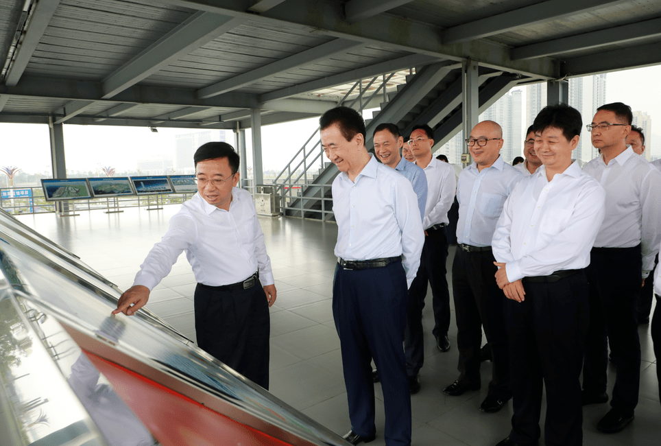 万达集团董事长王健林到肇庆考察 携手打好提升城市发展品质"组合拳"