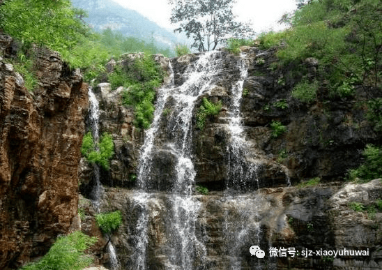 山中平台龙居瀑布旅游区