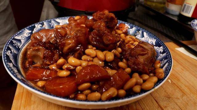 猪脚炖黄豆怎么炖软烂 d15afde9bc7543a3acb2321be008581c.jpeg